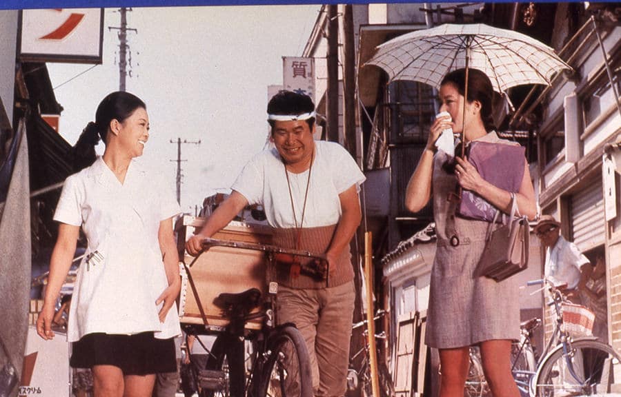 Tora-san's Runaway - Pictured from left to right: Aiko Nagayama as Setsuko, Kiyoshi Atsumi as Torajiro Kuruma, and Chieko Baishô as Sakura Suwa - Photo Credit: © 1970 Shochiku Co., Ltd.