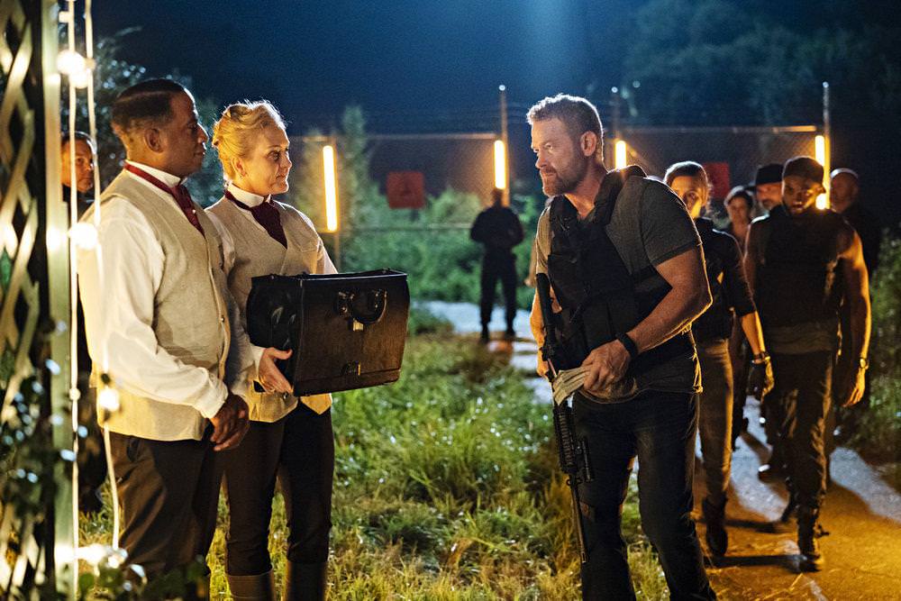 THE PURGE -- "Hail Mary" Episode 209 -- Pictured: (l-r) Shelley Calene-Black as Joanne Garner, Max Martini as Ryan Grant -- (Photo by: Alfonso Bresciani/USA Network)