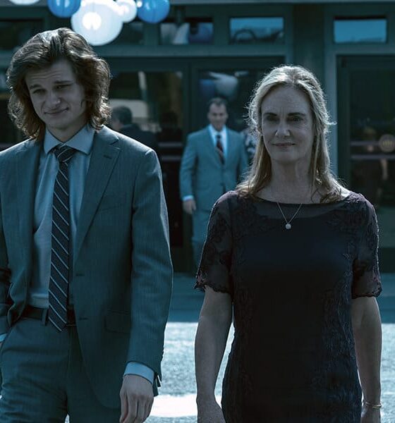 OZARK Season 3 Episode 8 "BFF": (L to R) CHARLIE TAHAN as WYATT LANGMORE and LISA EMERY as DARLENE SNELL in episode 308 of OZARK. Cr. STEVE DIETL/NETFLIX ©2020 - Photo Credit: STEVE DIETL/NETFLIX