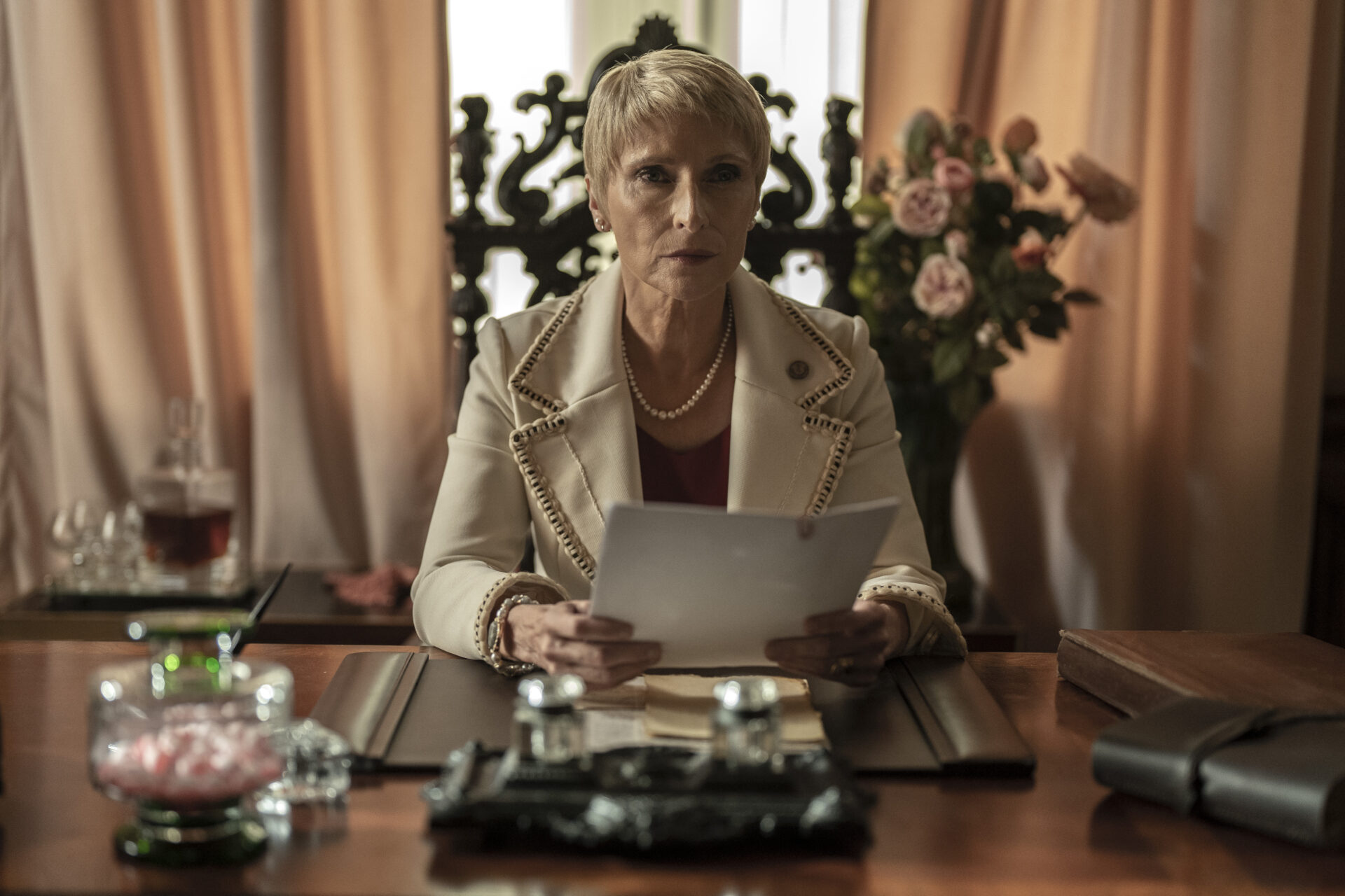 Laila Robins Interview Pamela Milton on The Walking Dead