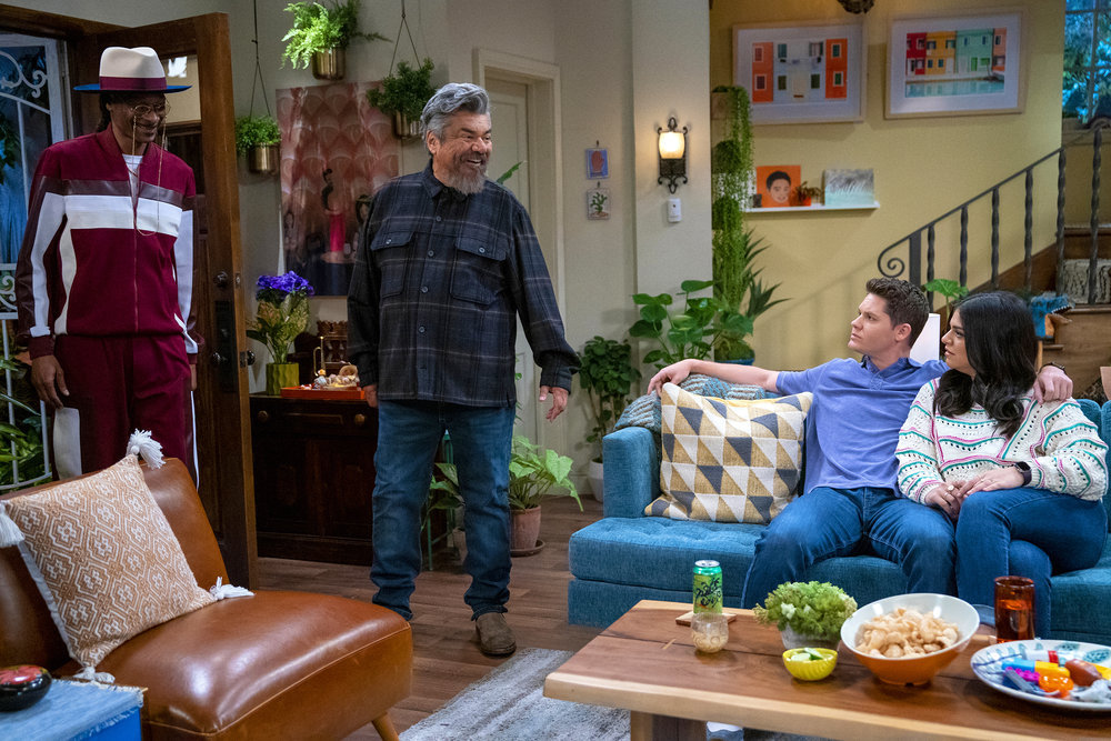 LOPEZ VS LOPEZ -- "Lopez vs Last Call" Episode 122 -- Pictured: (l-r) Snoop Dogg as Calvin, George Lopez as George, Matt Shively as Quinten, Mayan Lopez as Mayan -- (Photo by: Nicole Weingart/NBC)