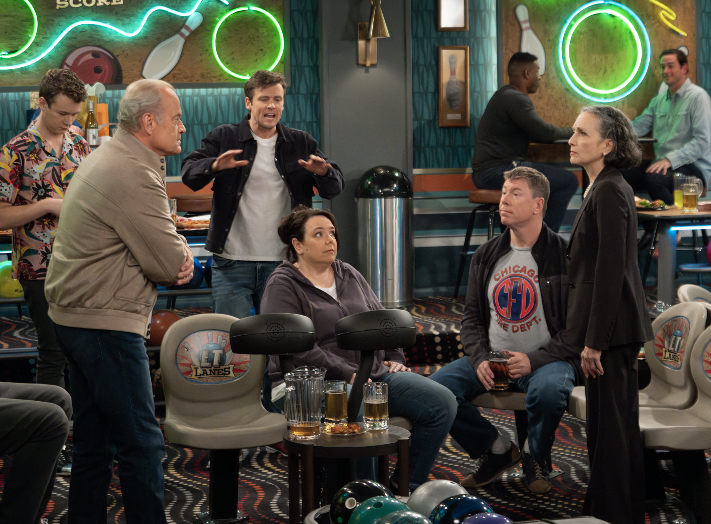 L-R: Anders Keith as David, Kelsey Grammer as Frasier Crane, Jack Cutmore-Scott as Freddy Crane, Renee Pezzotta as Smokey, Jimmy Dunn as Moose and Bebe Neuwirth as  Dr. Lilith Sternin in Frasier, episode 7, season 1 streaming on Paramount+, 2023.   Photo credit: Chris Haston/Paramount+