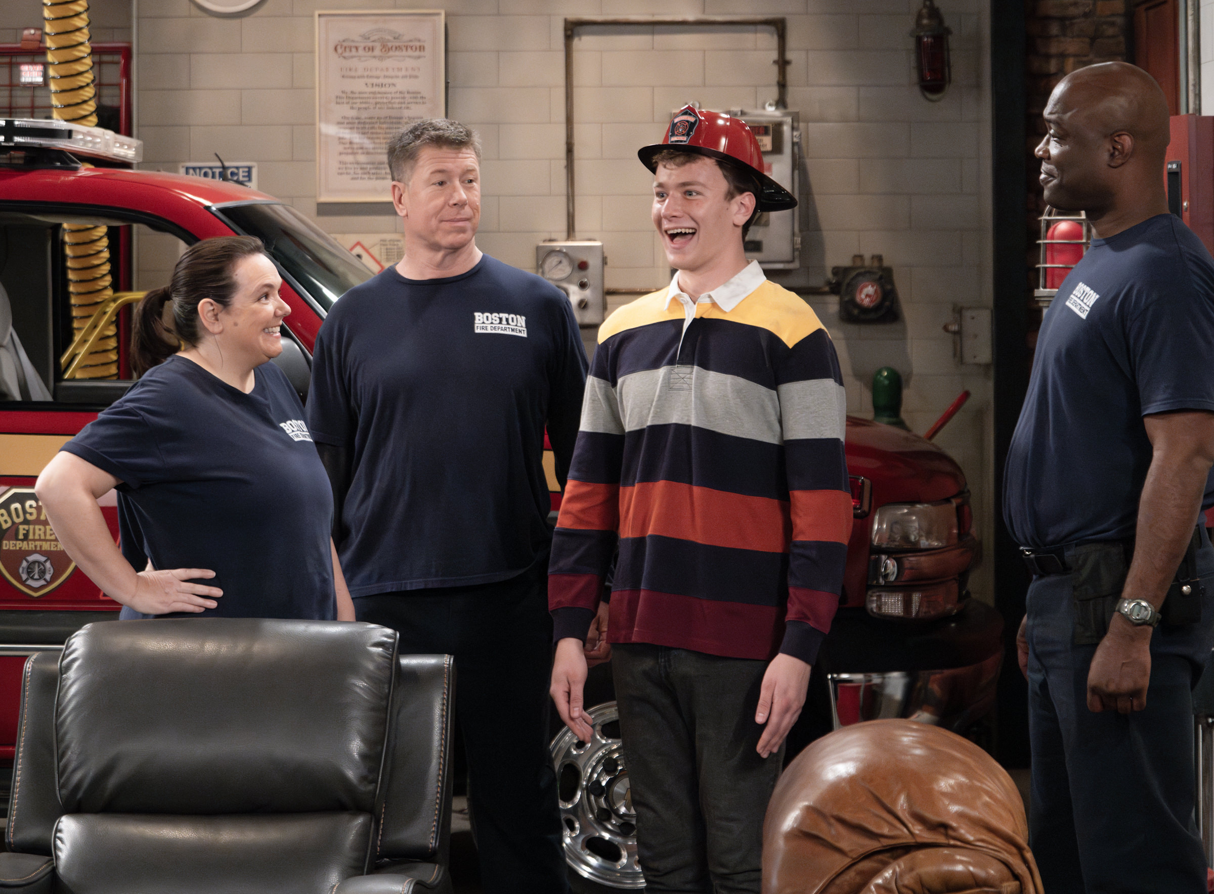 L-R: Renee Pezzotta as Smokey, Jimmy Dunn as Moose, Anders Keith as David and Kevin Daniels as Tiny in Frasier, episode 4, season 1 streaming on Paramount+, 2023.   Photo credit: Chris Haston/Paramount+