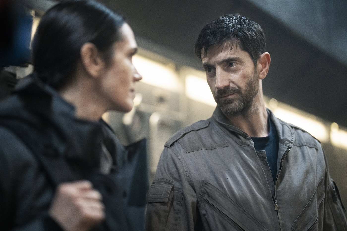 Jennifer Connelly, Iddo Goldberg- Snowpiercer (Season 4, Episode 2). Photo Credit: David Bukach/AMC